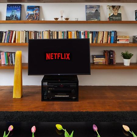 Prague Days - 1Bdr Apt W Netflix - Zizkov Tower エクステリア 写真
